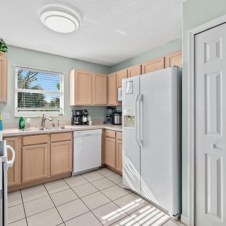Surfside Paradise Retreat - 3Br And 2Ba Duplex, Grill, Dog Friendly - Close To The Beach! Melbourne Bagian luar foto