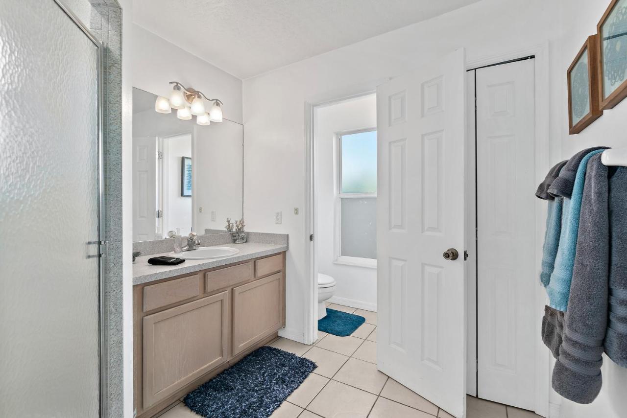 Surfside Paradise Retreat - 3Br And 2Ba Duplex, Grill, Dog Friendly - Close To The Beach! Melbourne Bagian luar foto
