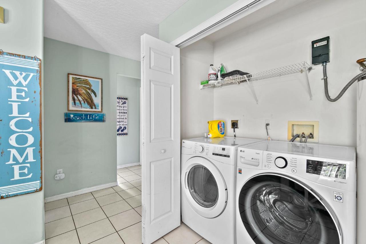 Surfside Paradise Retreat - 3Br And 2Ba Duplex, Grill, Dog Friendly - Close To The Beach! Melbourne Bagian luar foto