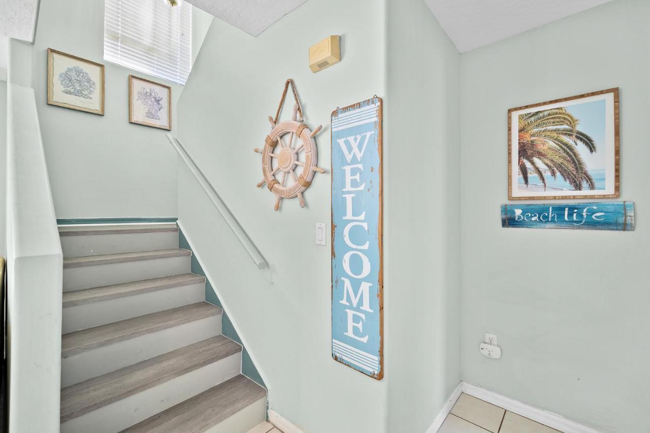 Surfside Paradise Retreat - 3Br And 2Ba Duplex, Grill, Dog Friendly - Close To The Beach! Melbourne Bagian luar foto
