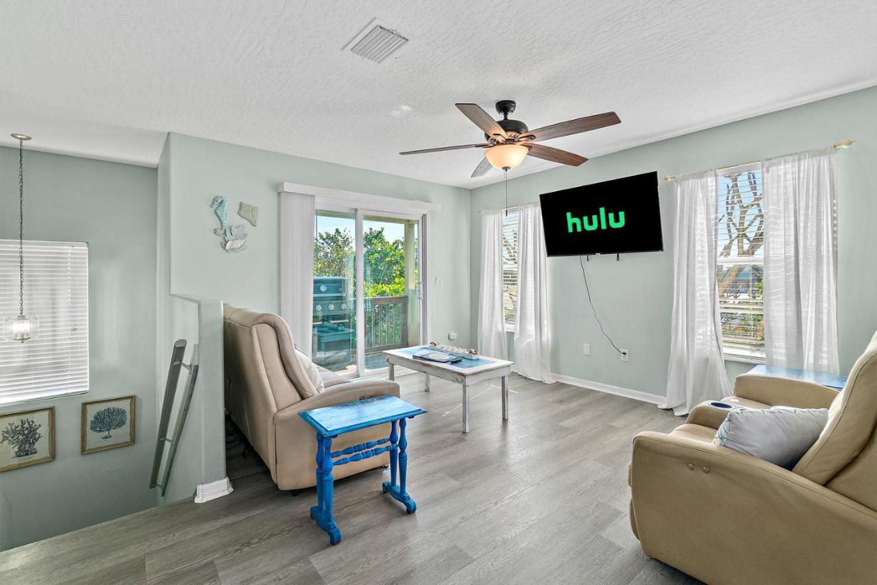 Surfside Paradise Retreat - 3Br And 2Ba Duplex, Grill, Dog Friendly - Close To The Beach! Melbourne Bagian luar foto