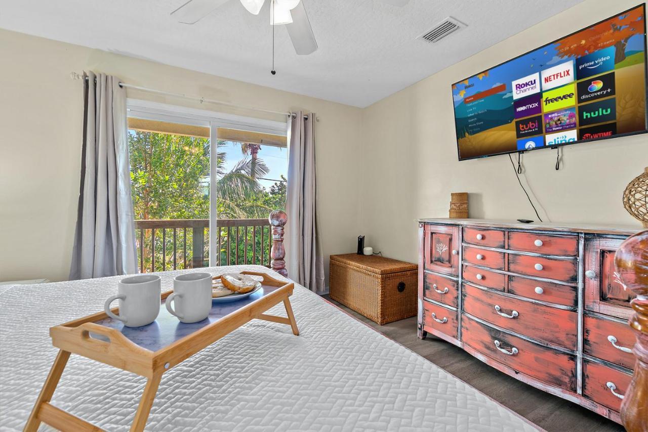 Surfside Paradise Retreat - 3Br And 2Ba Duplex, Grill, Dog Friendly - Close To The Beach! Melbourne Bagian luar foto