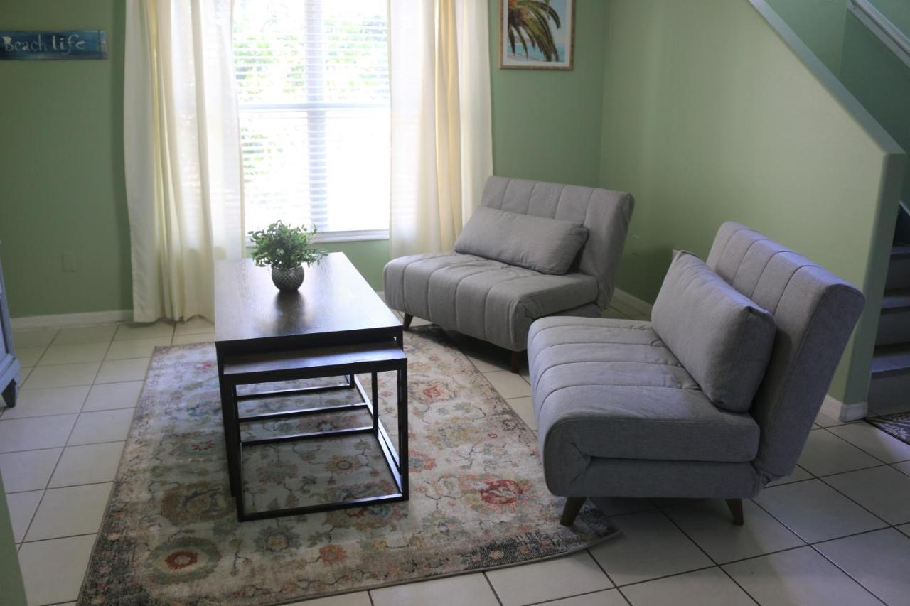 Surfside Paradise Retreat - 3Br And 2Ba Duplex, Grill, Dog Friendly - Close To The Beach! Melbourne Bagian luar foto